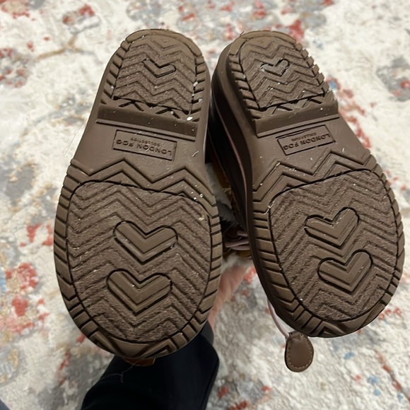 London Fog Boots size 8 - Picture 2 of 6